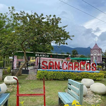 ホテル Alojamiento Campestre. San Carlos, Antioquia. エクステリア 写真