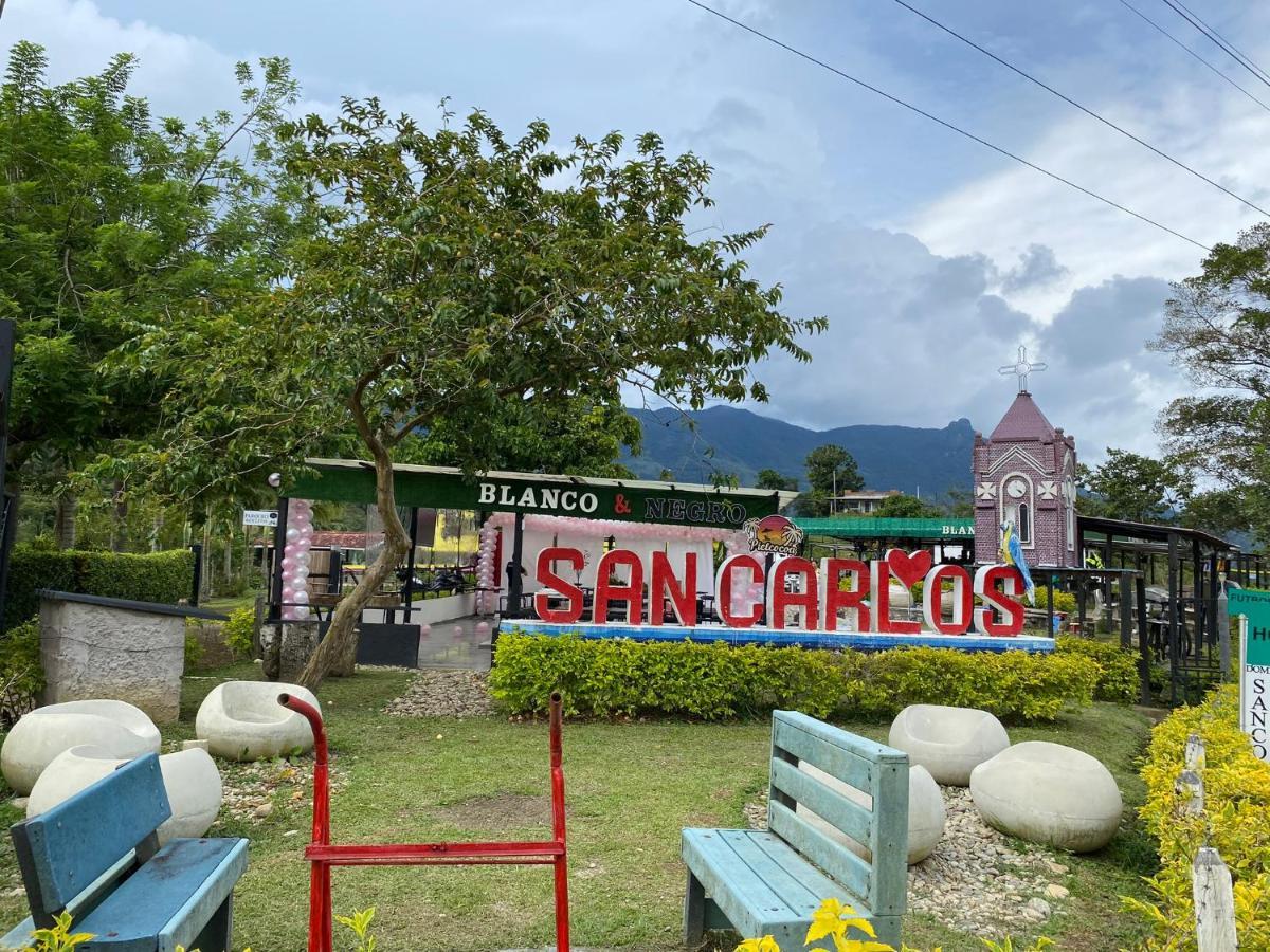 ホテル Alojamiento Campestre. San Carlos, Antioquia. エクステリア 写真