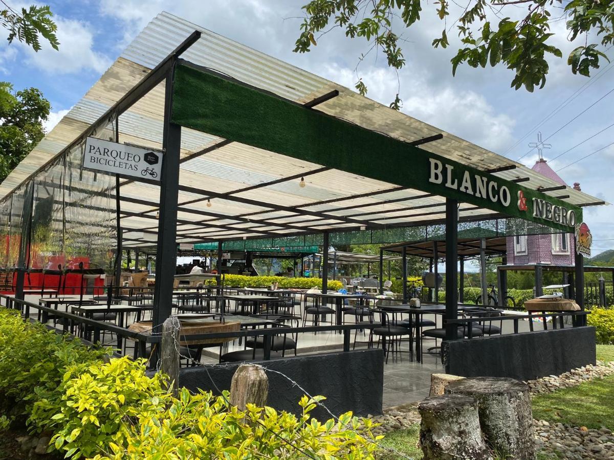 ホテル Alojamiento Campestre. San Carlos, Antioquia. エクステリア 写真