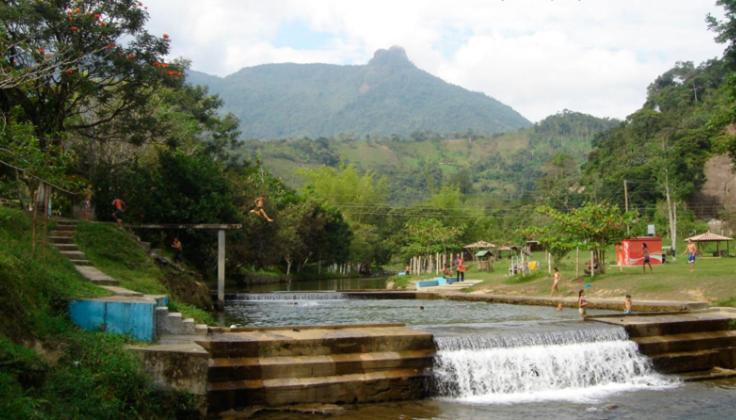 ホテル Alojamiento Campestre. San Carlos, Antioquia. エクステリア 写真