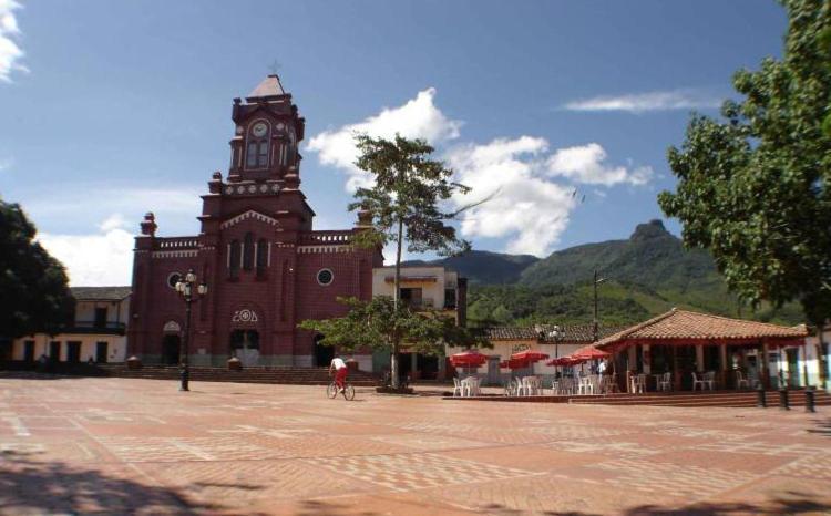 ホテル Alojamiento Campestre. San Carlos, Antioquia. エクステリア 写真